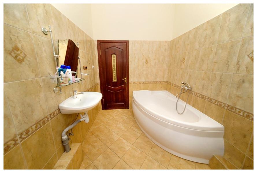 Apple Hostel Lviv Exterior photo